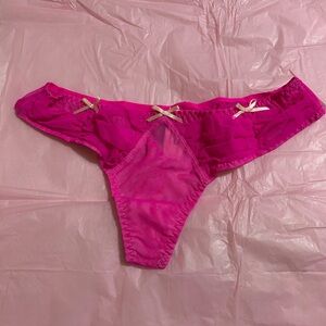 Victoria's Secret Ruched Fuchsia Thong with Bow Accents Size Small NWT